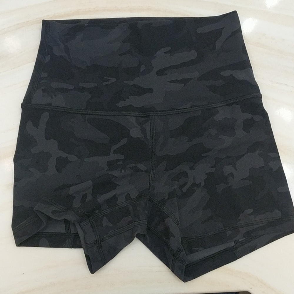 Lululemon align shorts 4" *current style